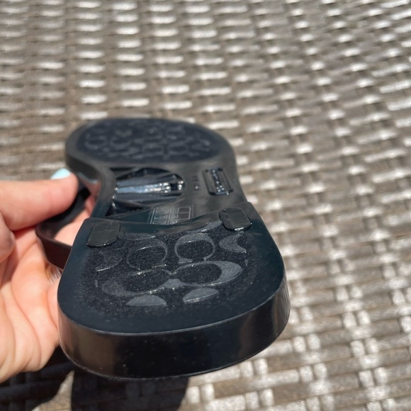 Coach Black Jelly Landon Gold Bow Flip Flops Sandals Flats NWOT - Picture 3 of 6